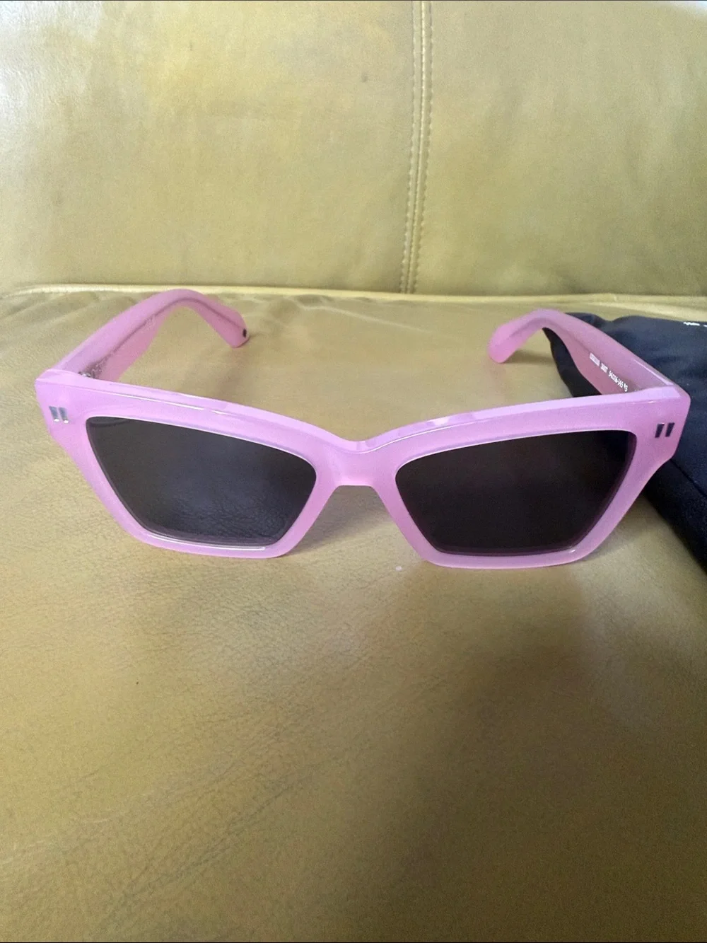 Off-White bold pink
